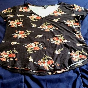 Floral Pattern Rue21 T-shirt